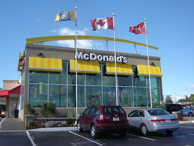 contoh software crm: Mcdonald's