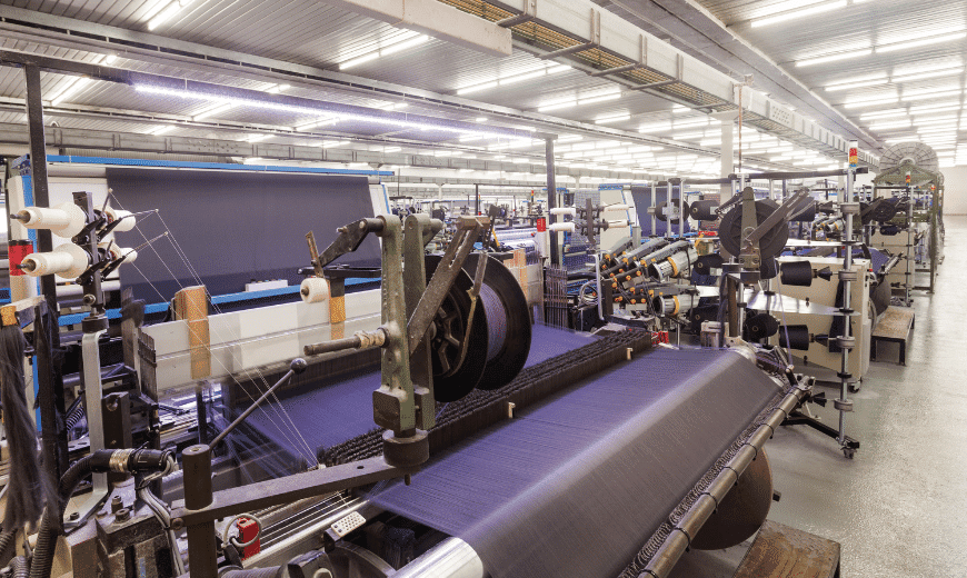 Sebagai pelaku usaha tekstil, maka Anda harus bisa mengembangkan hubungan yang baik dengan para supplier